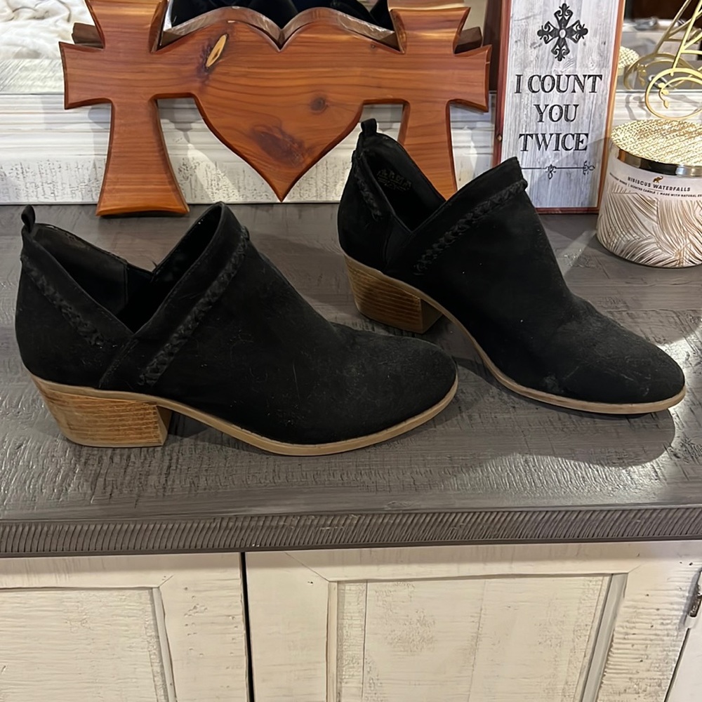 Size 8 bootie